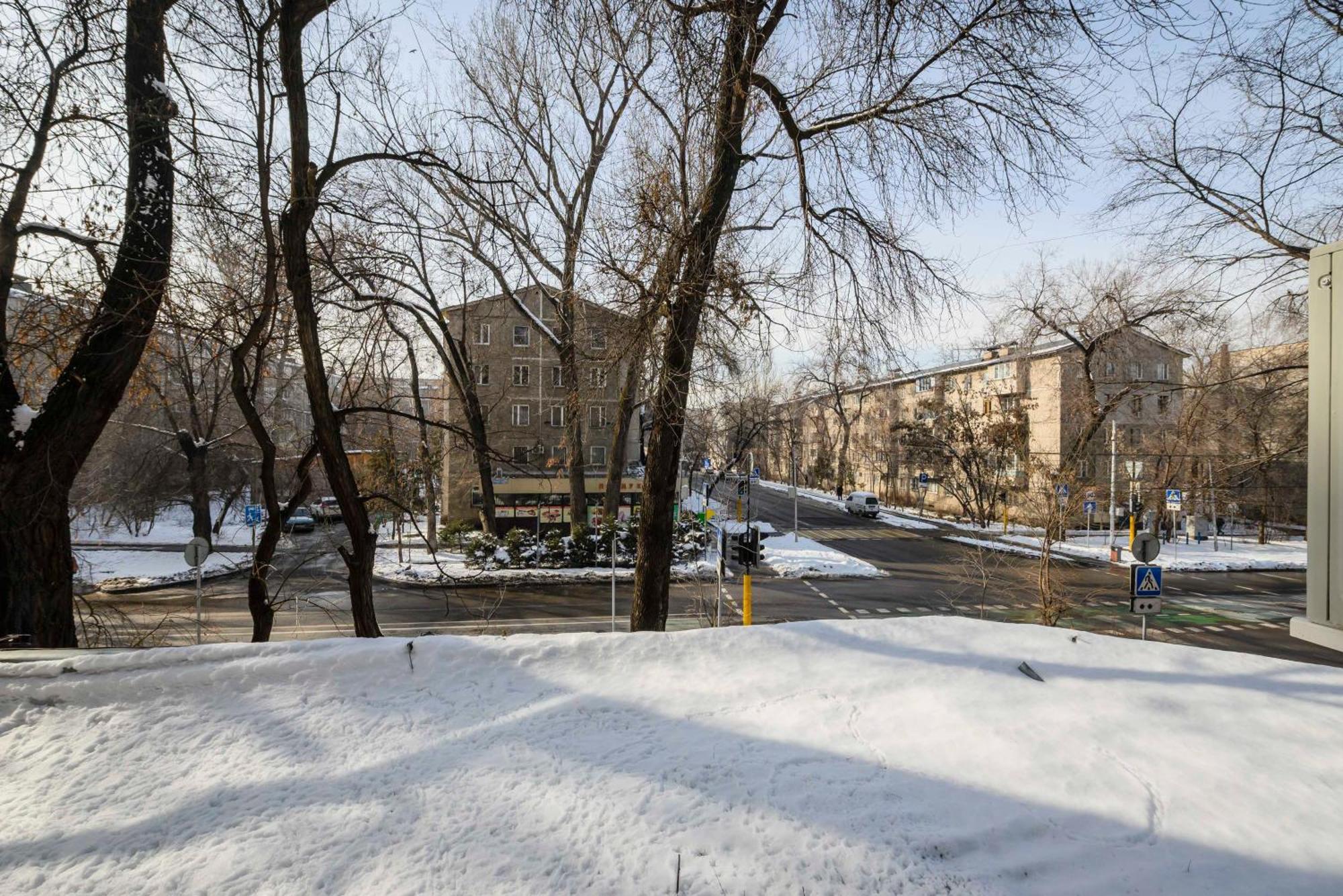 Mid-Century Charm Apartments В Центре Алматы Exterior foto